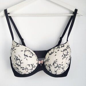 Victoria’s Secret Body by Victoria Bra I White and Black Lace I Size 32DD